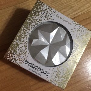 BareMinerals  Deluxe mineral veil